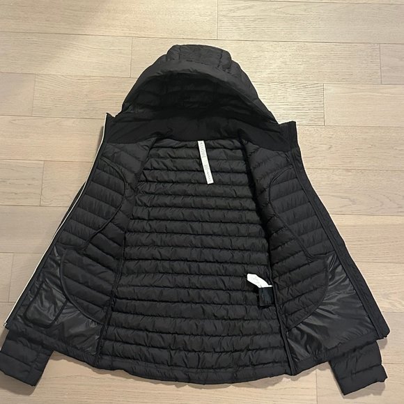 Lululemon women’s running jacket - Picture 2 of 5